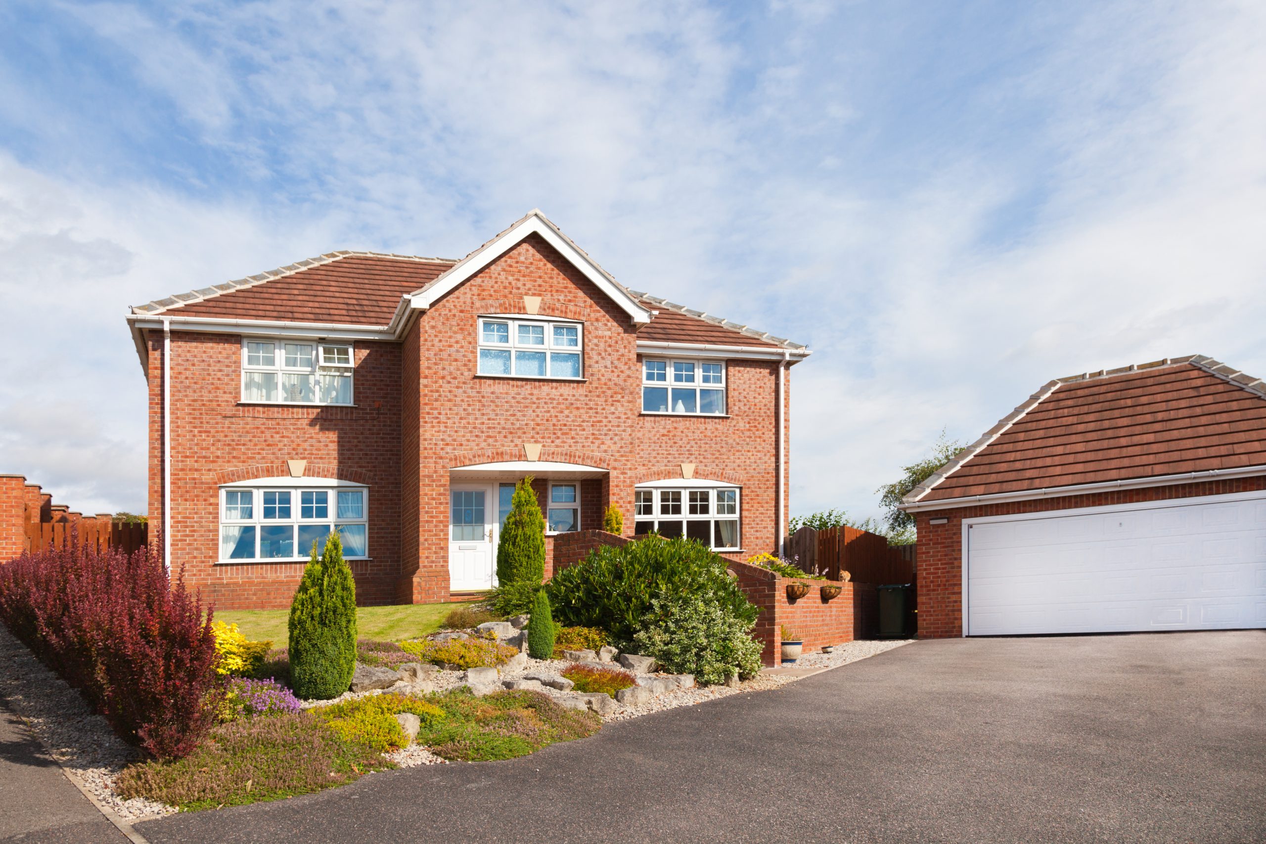 Big,Luxury,House,And,Garage